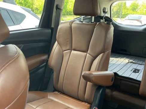 Used 2022 Subaru Ascent Touring AWD/4WD image 7