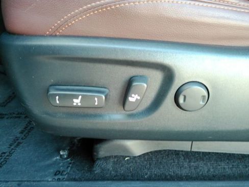 Used 2023 Toyota 4Runner Limited image 17