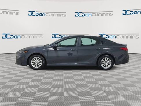 Used 2025 Toyota Camry LE FWD image 5