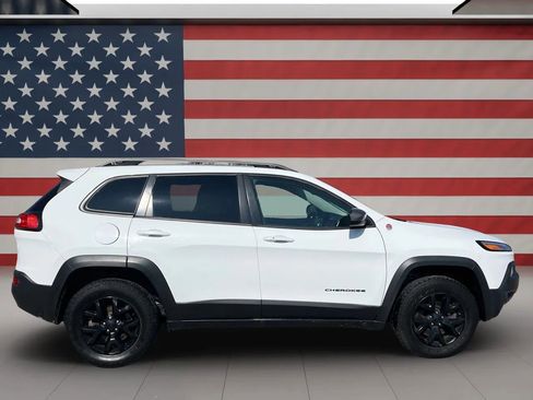 Used 2015 Jeep Cherokee Trailhawk w/ Comfort/Convenience Group image 3