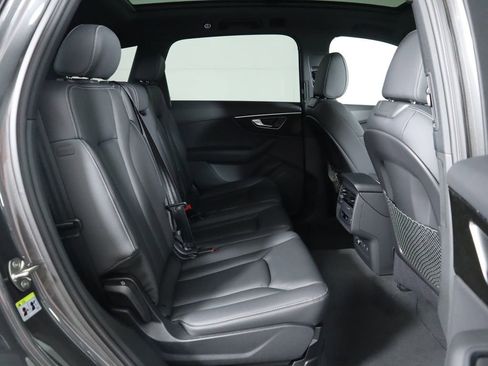 Certified 2025 Audi Q7 2.0T Premium image 24