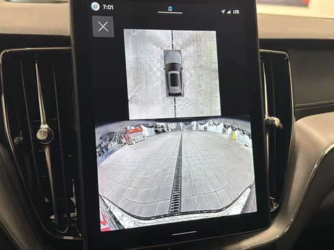 New 2026 Volvo XC60 T8 Ultra w/ Protection Package Premier image 18