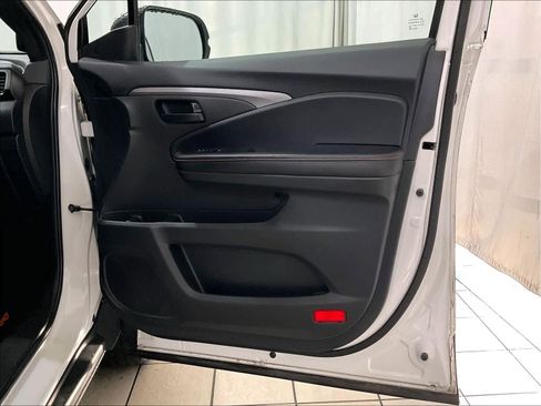 Used 2022 Honda Pilot TrailSport image 12