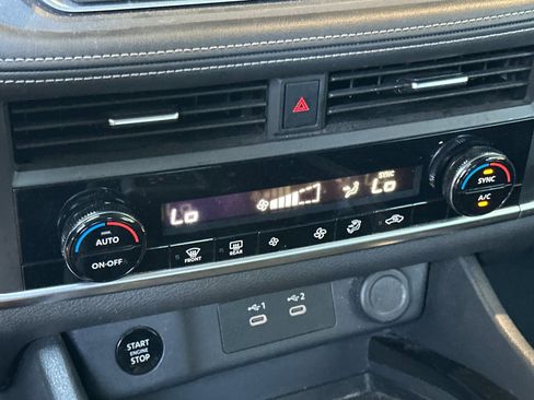 Used 2025 Nissan Rogue SV image 20