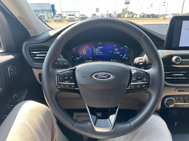 Used 2022 Ford Escape SEL w/ Technology Package AWD/4WD image 39