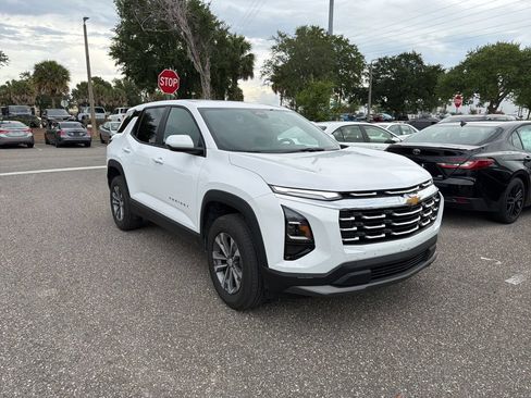 Used 2026 Chevrolet Equinox LT FWD image 7