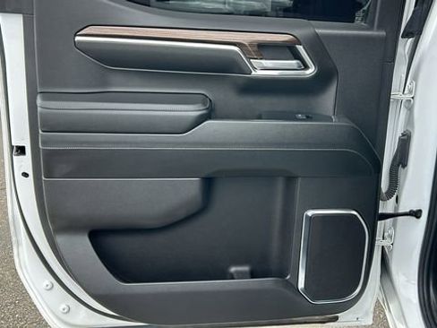 Used 2024 Chevrolet Silverado 1500 LT image 14