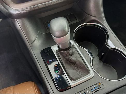 Used 2017 Toyota Highlander Limited Platinum image 19