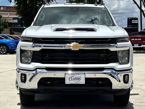 Used 2025 Chevrolet Silverado 3500 LT w/ Safety Package AWD/4WD image 9