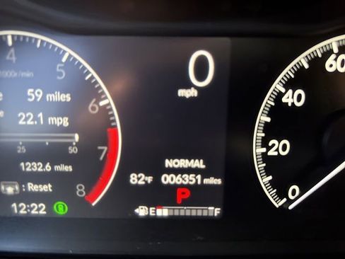 Used 2025 Honda Pilot EX-L image 13