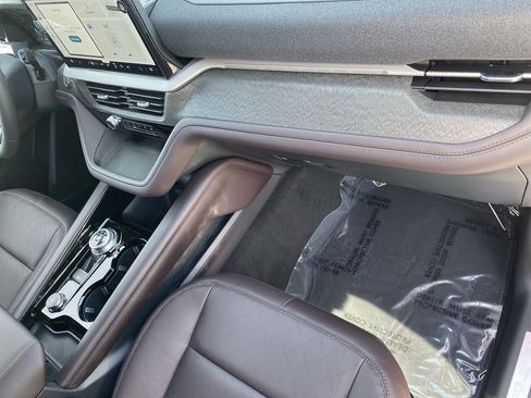 New 2026 Ford Explorer Platinum image 11