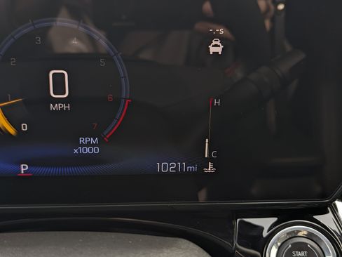 Used 2025 Chevrolet Trax RS image 12