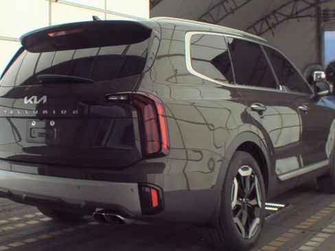 Used 2024 Kia Telluride S w/ S Sunroof Package FWD image 5