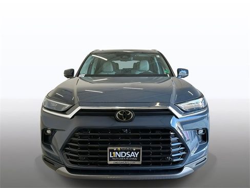 Used 2024 Toyota Grand Highlander AWD image 8