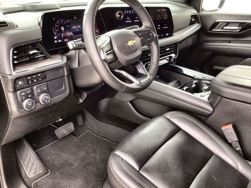 Used 2025 Chevrolet Tahoe LT image 10