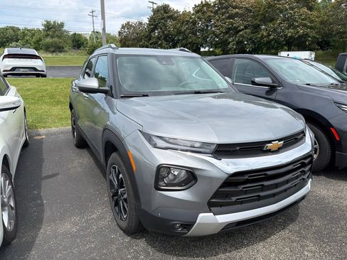 Used 2023 Chevrolet TrailBlazer LT w/ Convenience Package AWD/4WD image 1
