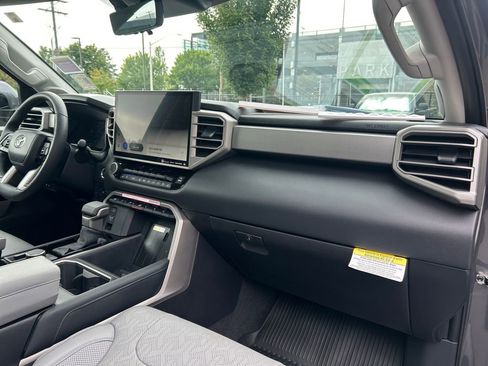 Used 2024 Toyota Tundra Limited image 26