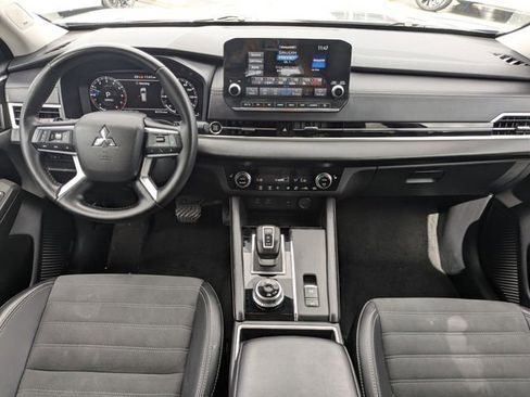 Used 2024 Mitsubishi Outlander SE image 21