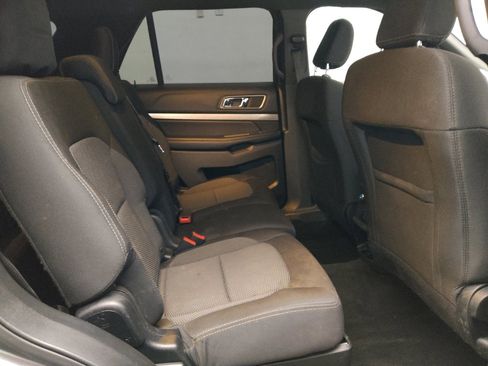 Used 2018 Ford Explorer XLT image 19