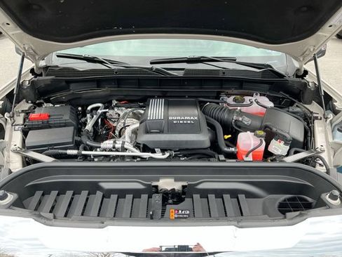 New 2026 GMC Sierra 1500 SLE image 17