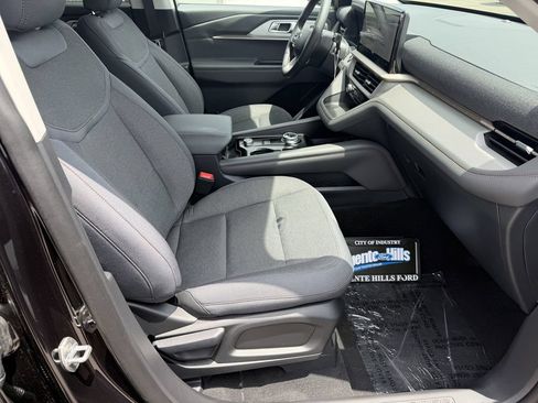 New 2026 Ford Explorer Active RWD image 9