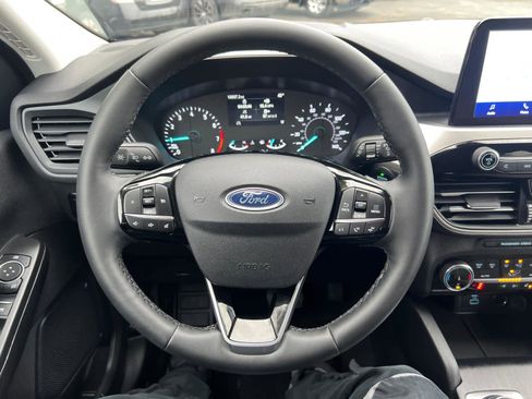 Used 2022 Ford Escape SE w/ Convenience Package image 16