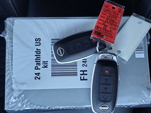 Used 2024 Nissan Pathfinder Rock Creek image 32