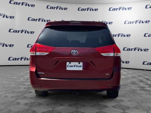 Used 2011 Toyota Sienna LE FWD image 4