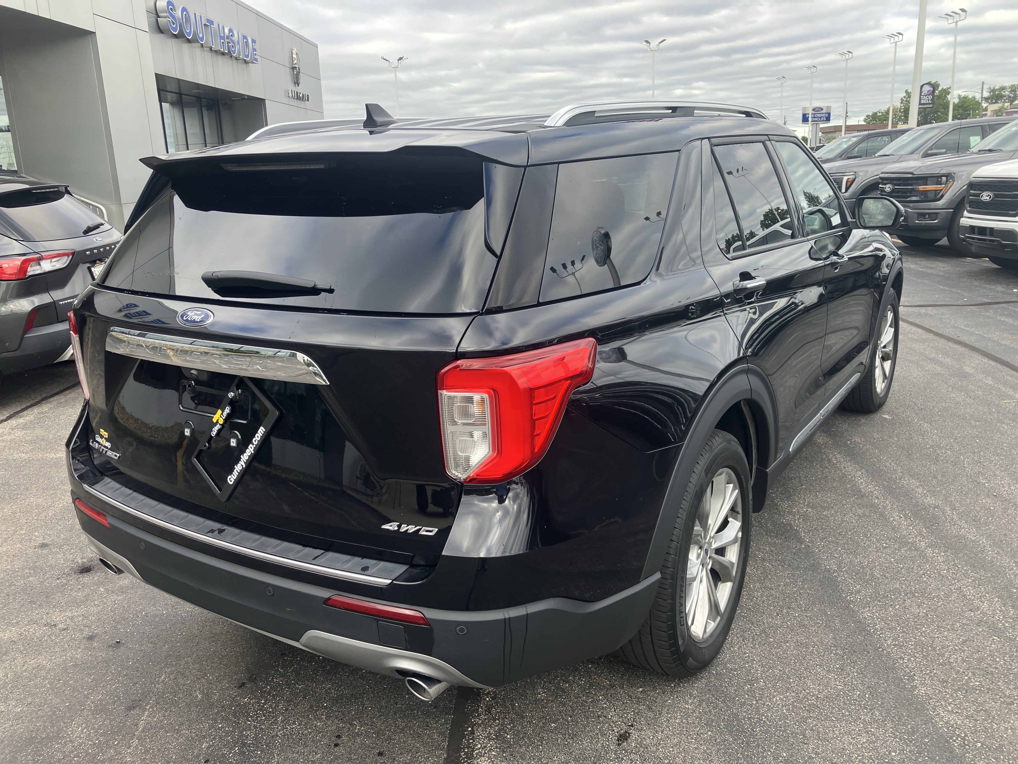 Certified 2023 Ford Explorer Limited AWD/4WD image 7