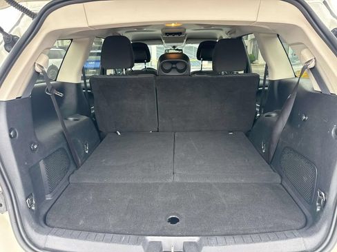 Used 2017 Dodge Journey SE w/ Flexible Seating Group FWD image 10