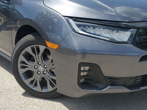 New 2026 Honda Odyssey Touring image 2