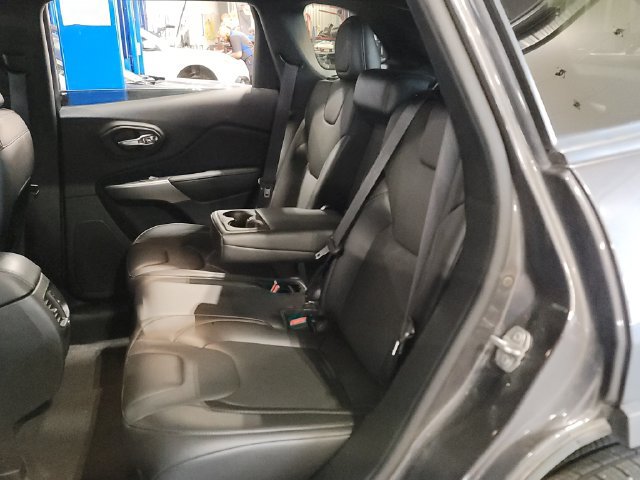Used 2020 Jeep Cherokee High Altitude AWD/4WD image 31