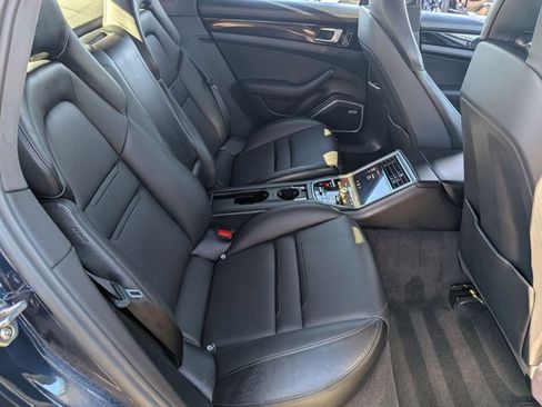 Used 2019 Porsche Panamera 4 image 19