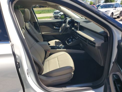 Certified 2022 Lincoln Corsair AWD w/ Premium Package image 9