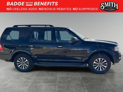 Used 2016 Ford Expedition XLT w/ Equipment Group 202A image 3