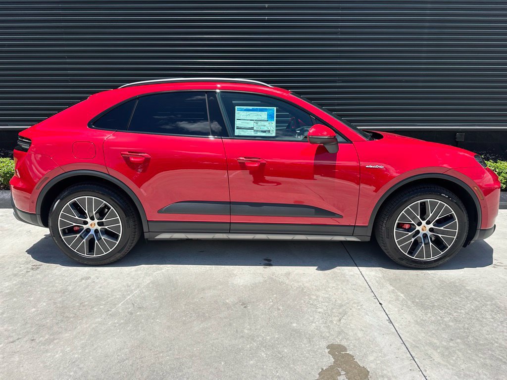 Used 2026 Porsche Macan 4S Electric AWD/4WD image 11