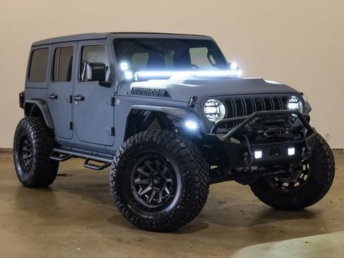 Used 2025 Jeep Wrangler Unlimited Rubicon w/ Technology Group image 6