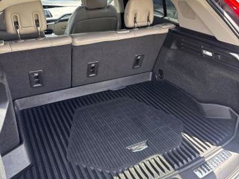 Used 2020 Cadillac XT4 Premium Luxury w/ LPO, Radiant Package FWD image 7