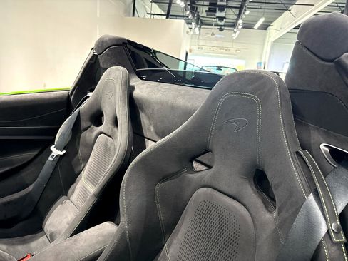 Used 2024 McLaren 750S Spider image 23