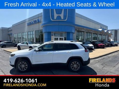 Used 2019 Jeep Cherokee Latitude Plus w/ Cold Weather Group AWD/4WD image 8