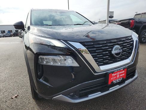 Used 2022 Nissan Rogue SL w/ SL Premium Package image 11