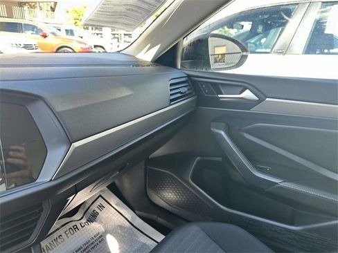 Certified 2022 Volkswagen Jetta S image 28