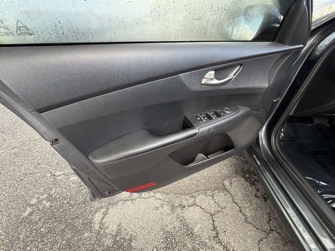 Used 2021 Kia Forte LXS FWD image 12