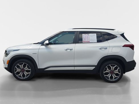 Used 2022 Kia Seltos SX w/ Sunroof Package AWD/4WD image 2