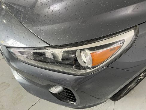 Used 2018 Hyundai Elantra GT FWD image 13