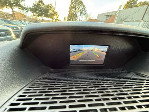 Used 2018 Ford Transit 250 130 Low Roof image 19