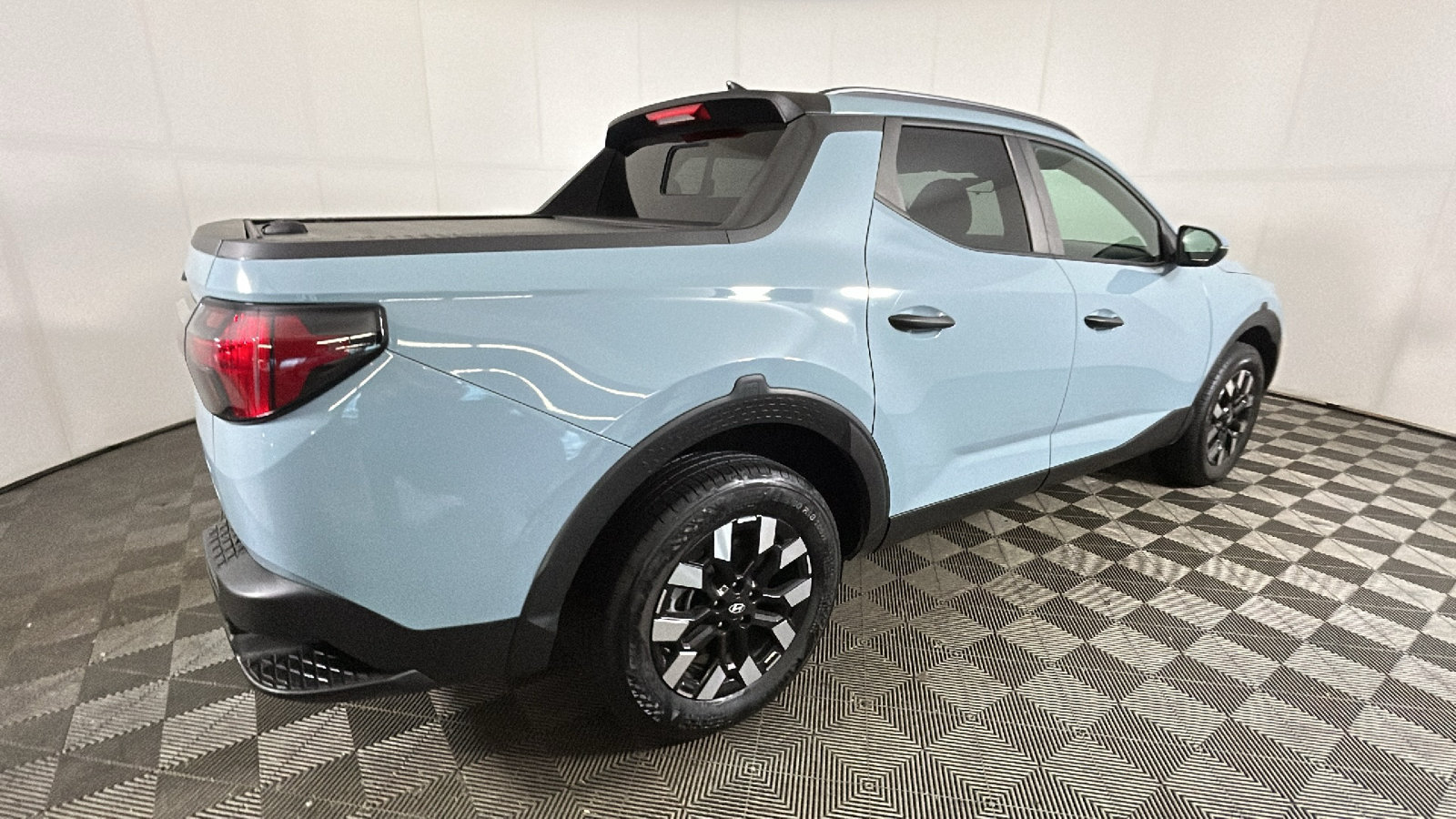 Used 2025 Hyundai Santa Cruz SEL FWD image 3