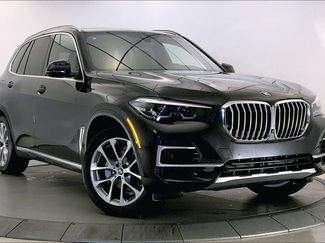 Certified 2023 BMW X5 xDrive40i w/ Premium Package AWD/4WD video 1