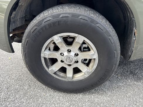 Used 2004 Nissan Titan SE image 32