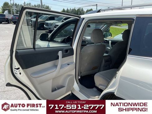 Used 2013 Toyota Highlander Plus AWD/4WD image 6